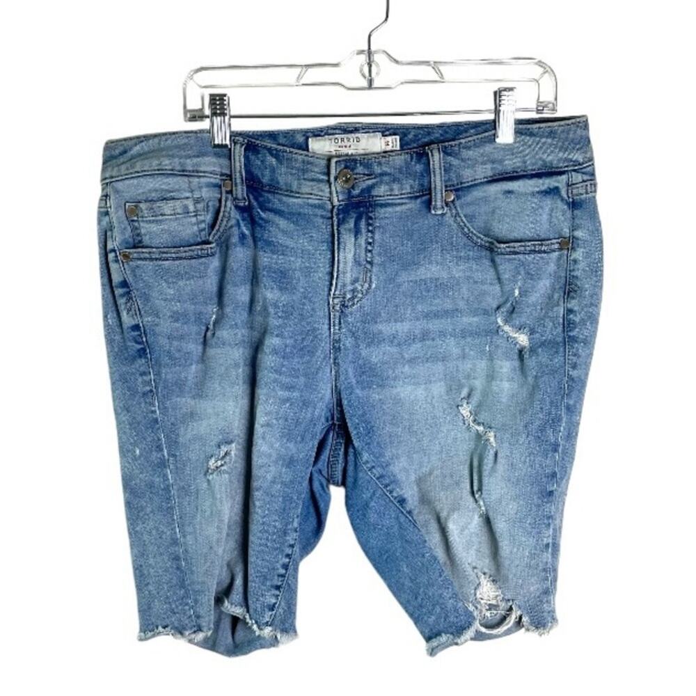Torrid Distressed Light Wash Bermuda Shorts 14 12666952